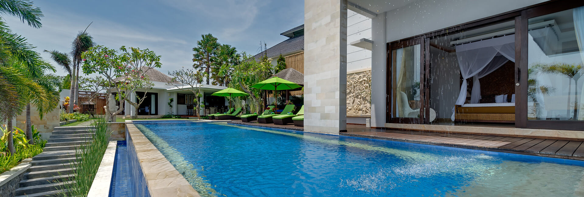 Villa LuWih - Poolside