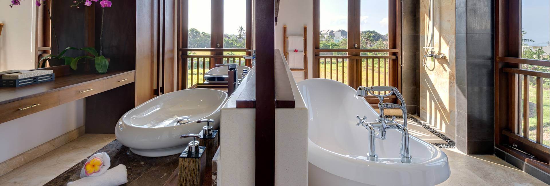 Villa LuWih - Upstairs bathroom one